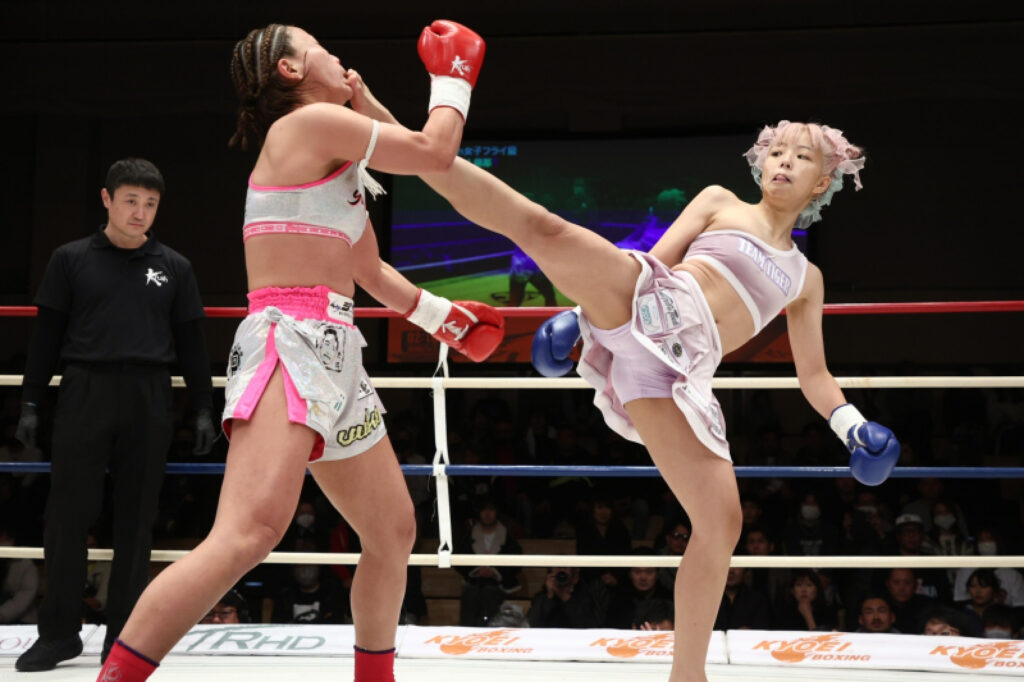 Viral Sensation Mona Kimura Dominates with Second-Round TKO - Watch Highlights 10 Mona Kimura 木村 萌那 2