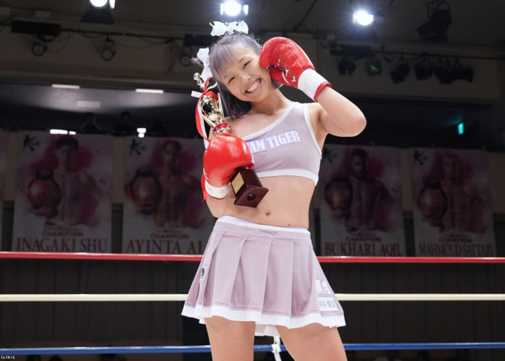 Viral Sensation Mona Kimura Dominates with Second-Round TKO - Watch Highlights 8 Mona Kimura 木村 萌那 4