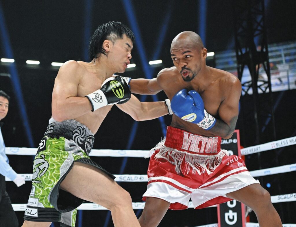 Watch: Tenshin Nasukawa Outpoints Victor Santillan, Moves Closer to World Title 3 Tenshin Nasukawa 那須川 天心