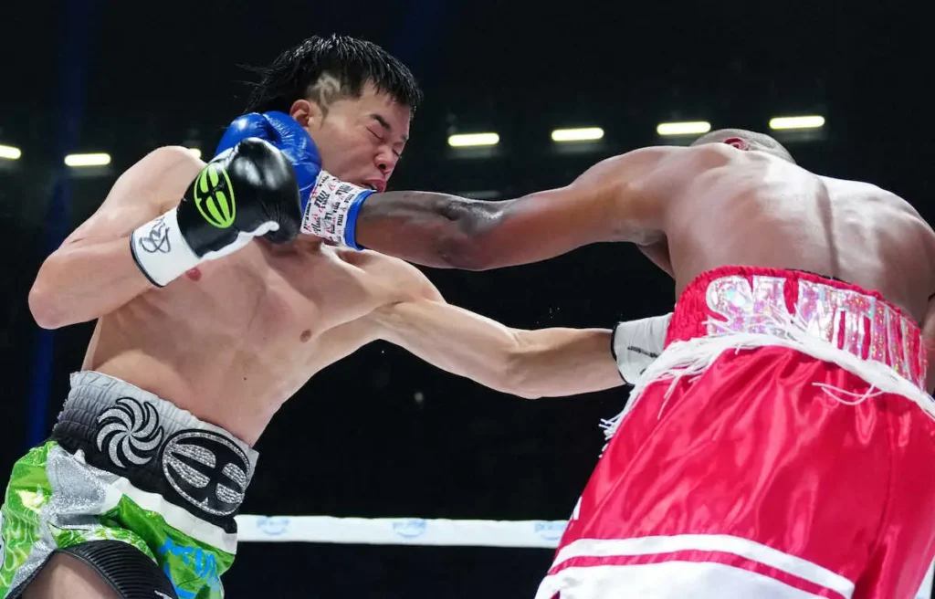Watch: Tenshin Nasukawa Outpoints Victor Santillan, Moves Closer to World Title 5 Tenshin Nasukawa 那須川 天心