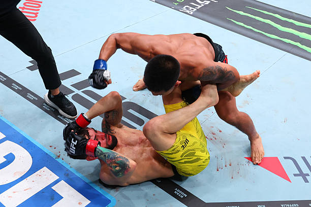 Joshua Van Brutalizes Bruno Silva En Route to Third-Round TKO - UFC 316 Highlights 2 gettyimages 2219106835 612x612 1