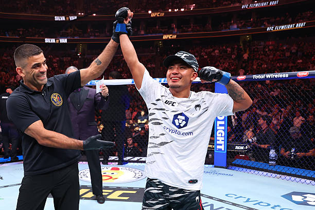 Joshua Van Brutalizes Bruno Silva En Route to Third-Round TKO - UFC 316 Highlights 3 gettyimages 2219108560 612x612 1