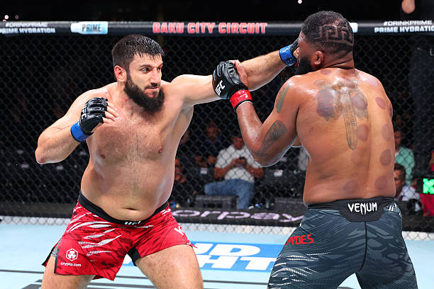 Curtis Blaydes Scores Razor-Close Split Decision Win Over Debuting Rizvan Kuniev - UFC Baku Highlights 2 gettyimages 2221378510 612x612 1