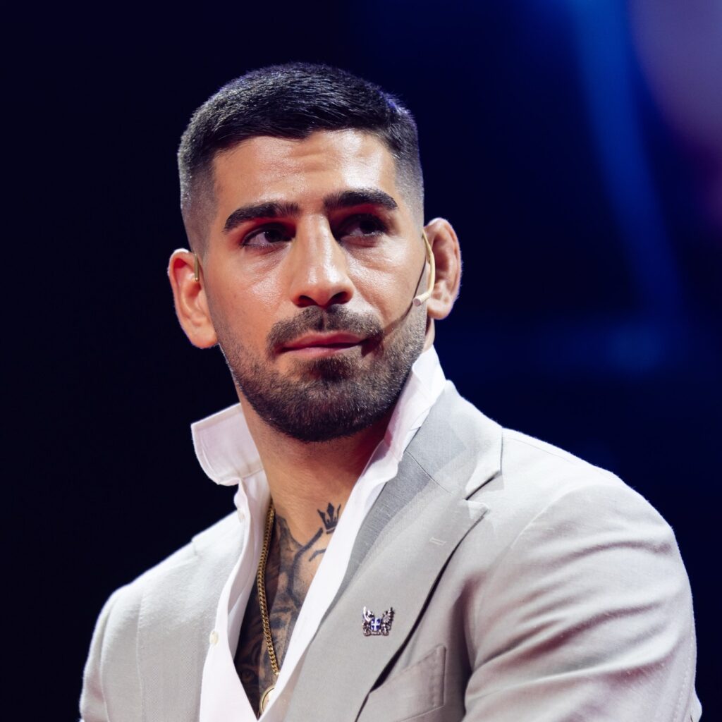 Ilia Topuria Takes Aim at ‘Pain in the A**’ Paddy Pimblett: 'I'd Fight Him Because I Hate Him' 3 ilia topuria