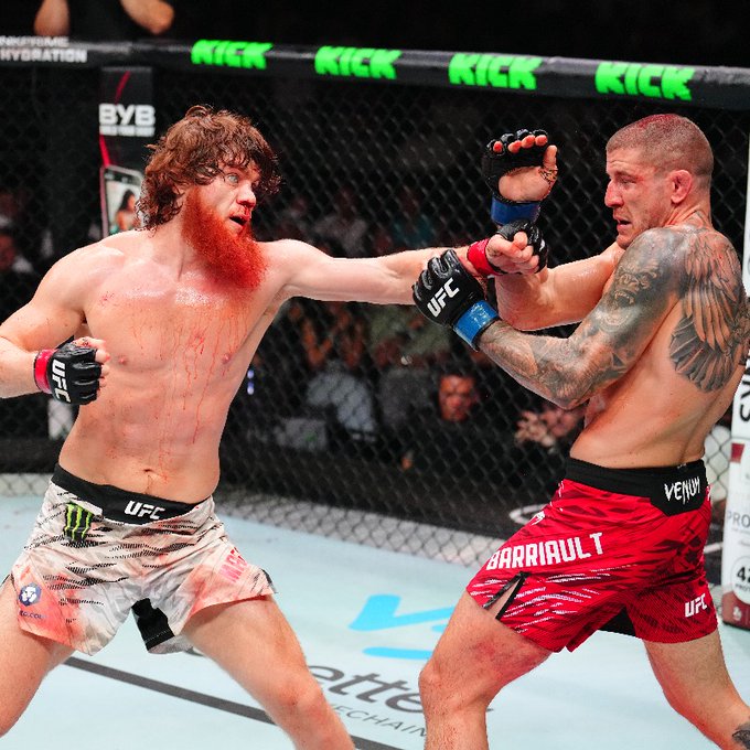 Shara Magomedov Beats Marc-André Barriault in Bloody Brawl - UFC Abu Dhabi Highlights 3 Gwz4ghtaAAAOWZU