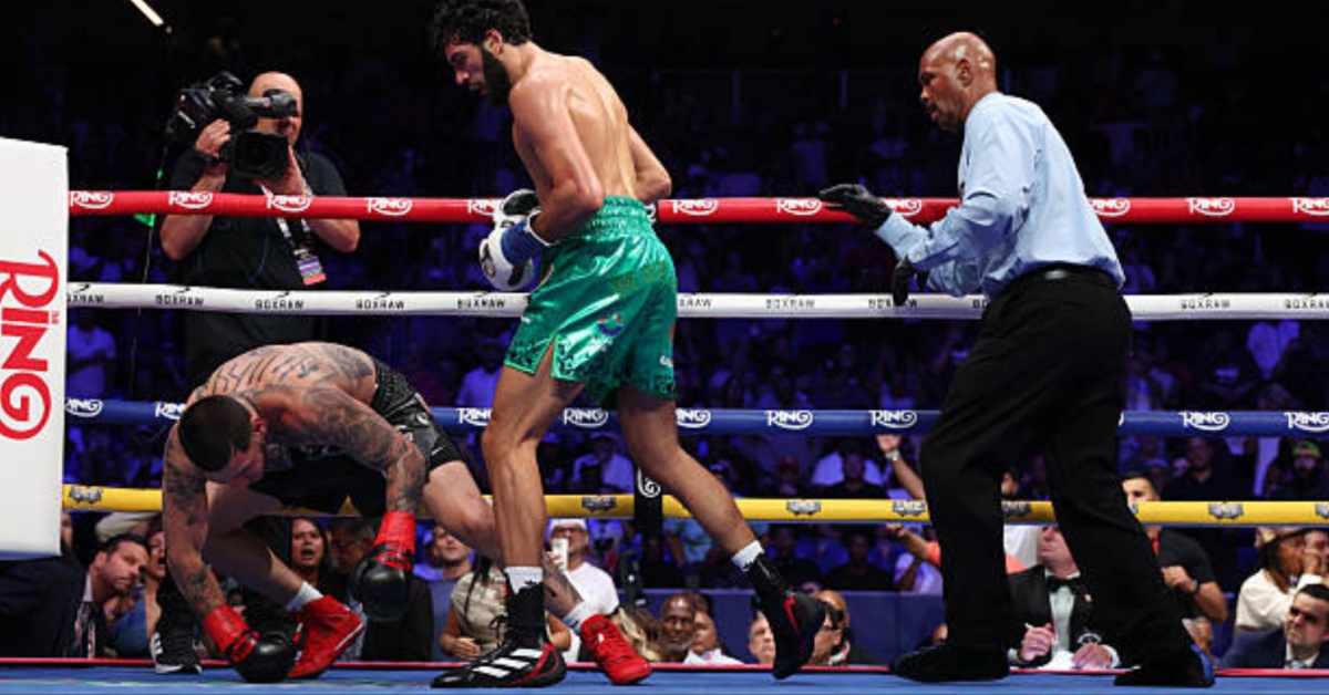 Hamzah Sheeraz KOs Edgar Berlanga in the Fifth, Targets Clash with Canelo – Berlanga vs. Sheeraz Highlights