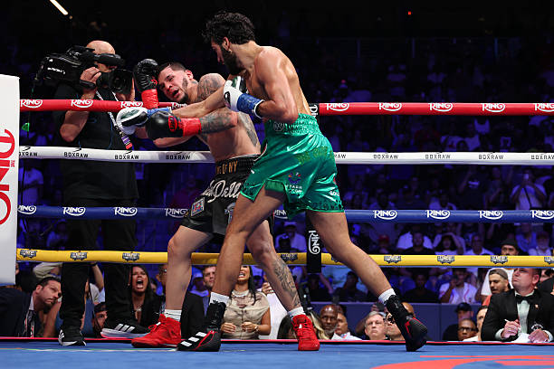 Hamzah Sheeraz KOs Edgar Berlanga in the Fifth, Targets Clash with Canelo - Berlanga vs. Sheeraz Highlights 3 gettyimages 2224227373 612x612 1