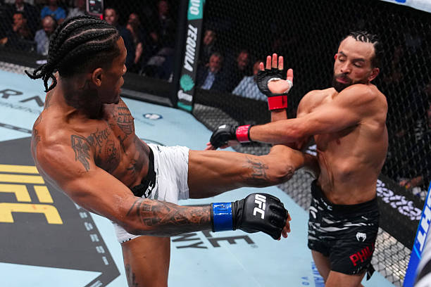 Vinicius Oliveira Outworks Kyler Phillips for Sixth Straight Win - UFC 318 Highlights 3 gettyimages 2226061526 612x612 1
