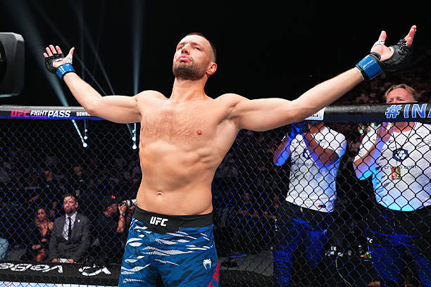 Reinier De Ridder Secures Nail-Biting Split Decision Win Over Robert Whittaker - UFC Abu Dhabi Highlights 4 gettyimages 2227159247 612x612 1