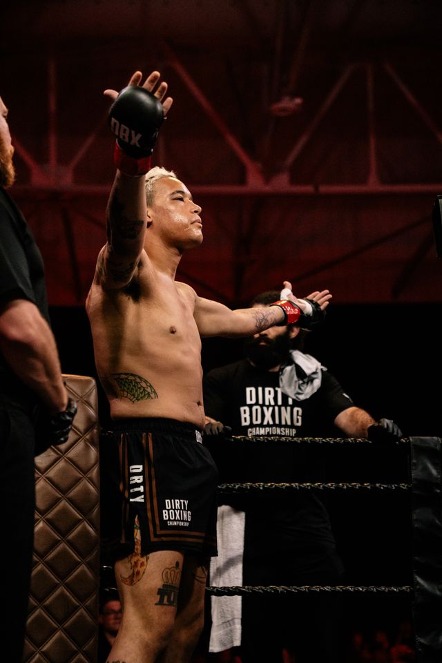 Ex-UFC Fighter Bryan Battle Scores 56-Second KO in Dirty Boxing Debut - DBX 3 Highlights 4 94t0NzEQ