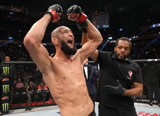 When Khamzat Chimaev Tapped Out Sean Strickland (Multiple Times) - Former UFC Champ Explains