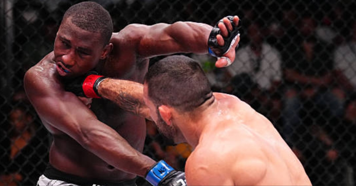 Rodolfo Vieira Outslugs Tresean Gore for Dominant Decision Victory – UFC Vegas 108 Highlights