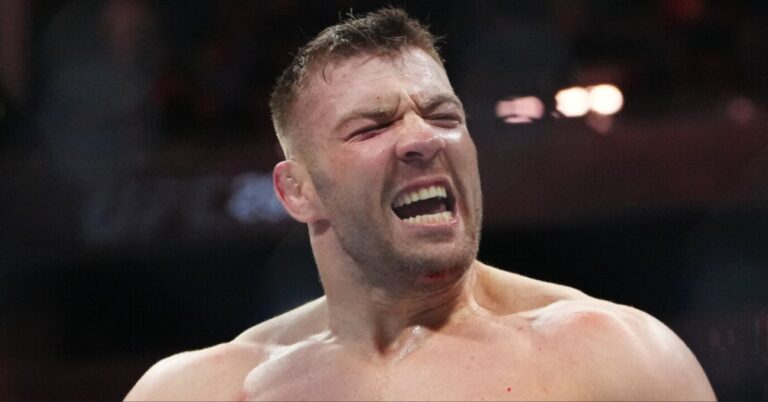 Dricus Du Plessis Is Fighting to Become the GOAT Againt Khamzat Chimaev at UFC 319