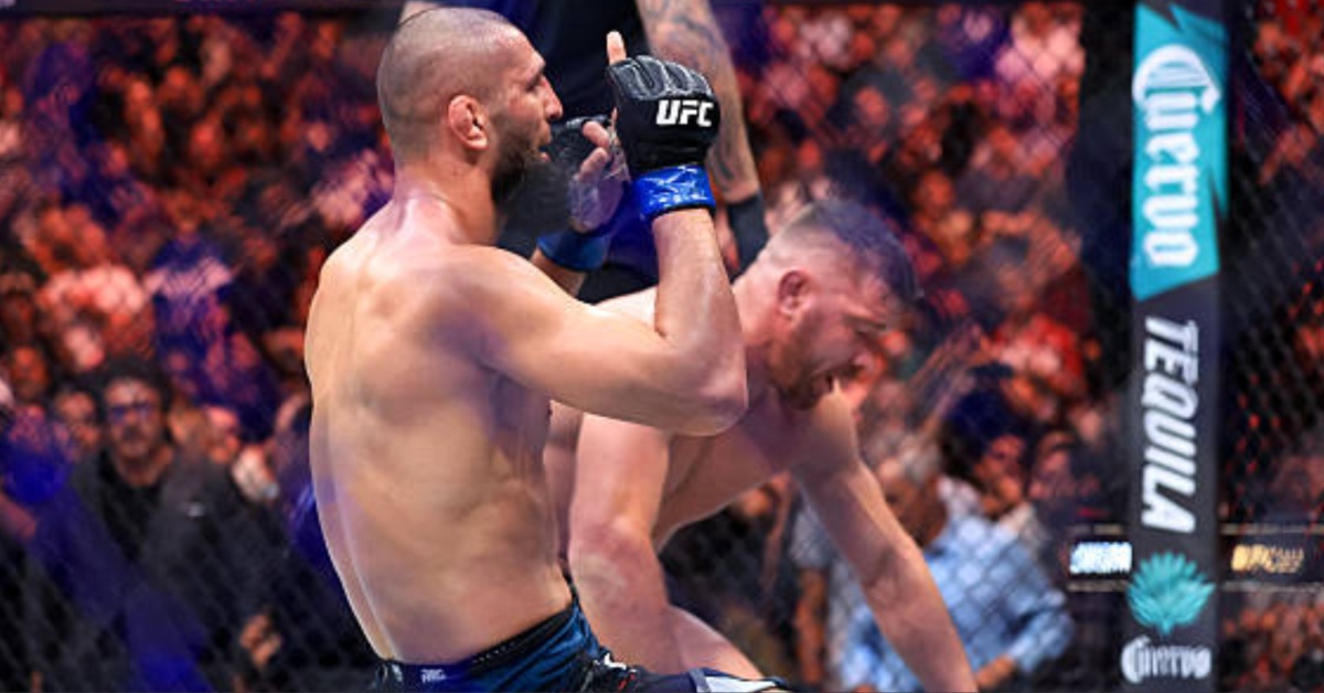 “Like Throwing A No Hitter” MMA Community Reacts To Khamzat’s Dominance At UFC 319