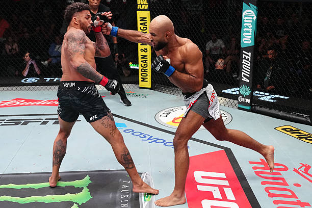 Christian Leroy Duncan Puts Away Eryk Anders with Slick Spinning Back Elbow - UFC Vegas 109 Highlights 29 gettyimages 2229294881 612x612 1