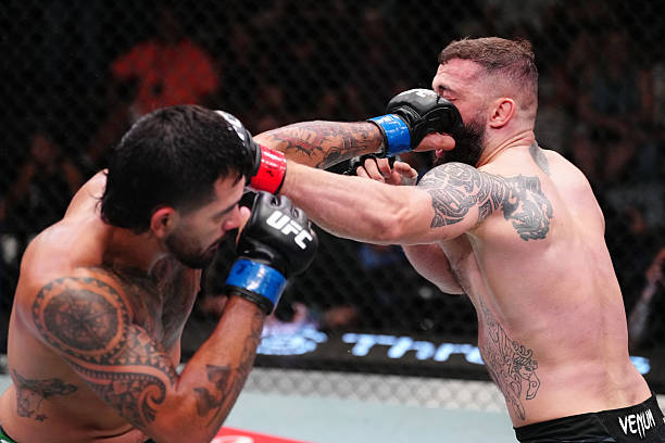 Anthony Hernandez Dominates and Chokes Out Roman Dolidze in Epic Finish - UFC Vegas 109 Highlights 3 gettyimages 2229309763 612x612 1