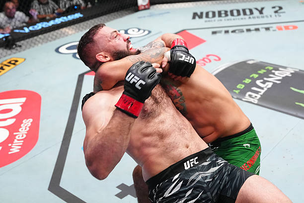 Anthony Hernandez Dominates and Chokes Out Roman Dolidze in Epic Finish - UFC Vegas 109 Highlights 4 gettyimages 2229310446 612x612 1