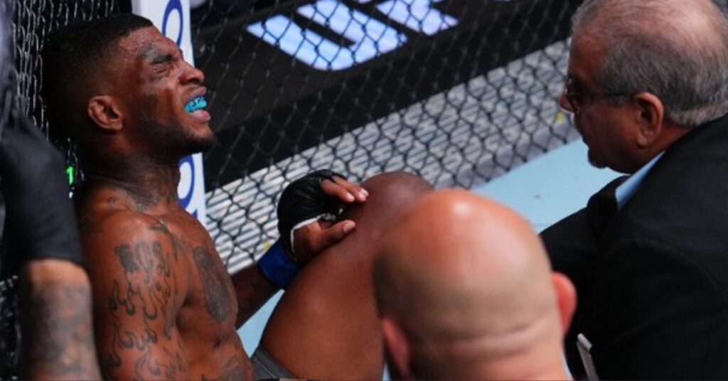 Brutal Low Blow Forces No-Contest Between Zach Reese and Sedriques Dumas - Noche UFC Highlights