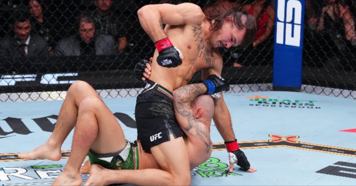 Insane Spinning Back Elbow Powers Diego Lopes to Epic TKO Over Jean Silva – Noche UFC Highlights