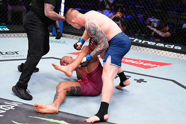 WATCH: Iwo Baraniewski Stunning Knock Out of Mahamed Aly in Just 20 Seconds on DWCS