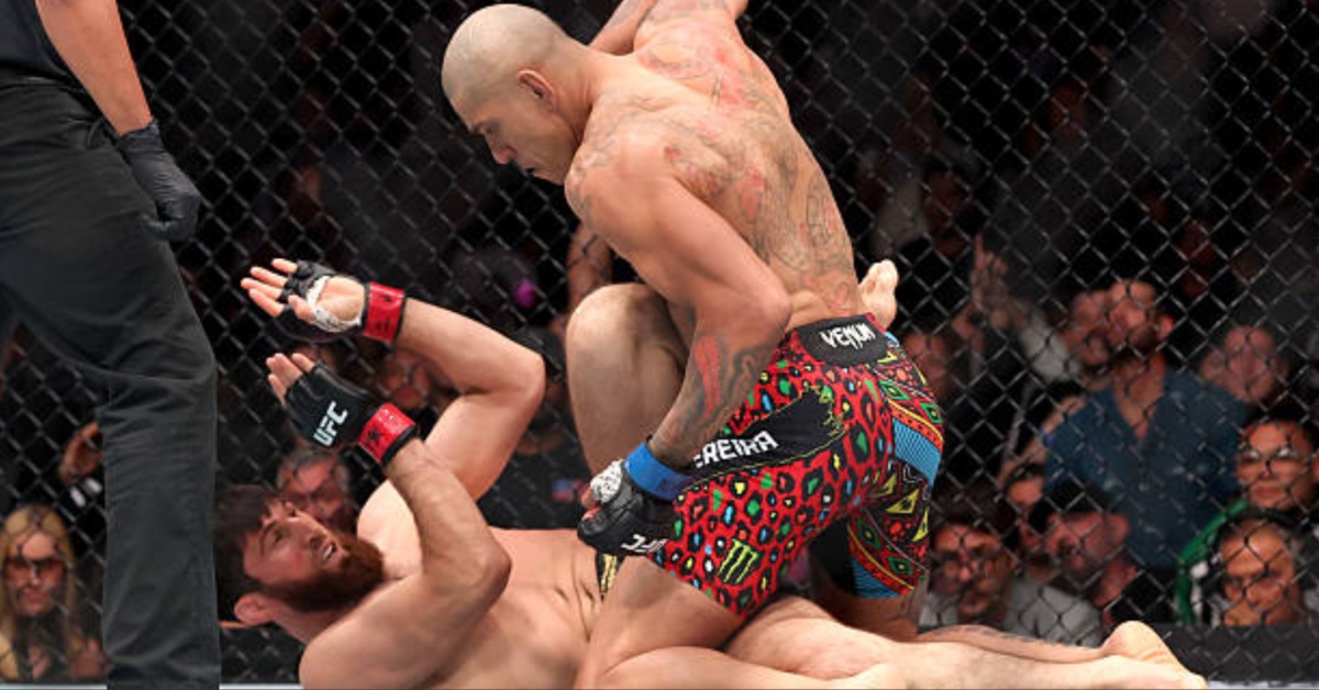 Alex Pereira Smashes Ankalaev in 80 Seconds to Reclaim Light Heavyweight Gold – UFC 320 Highlights