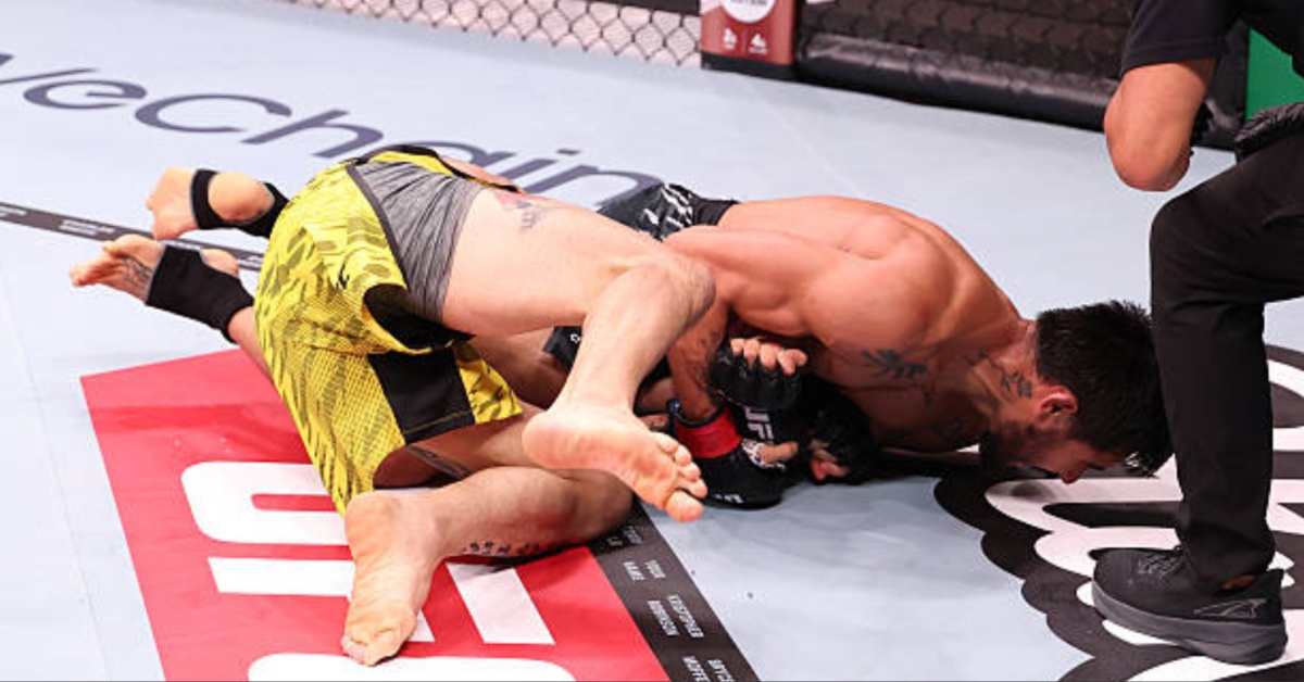 Luan Lacerda Submits Saimon Oliveira with Slick Second-Round Arm Bar – UFC Rio Highlights