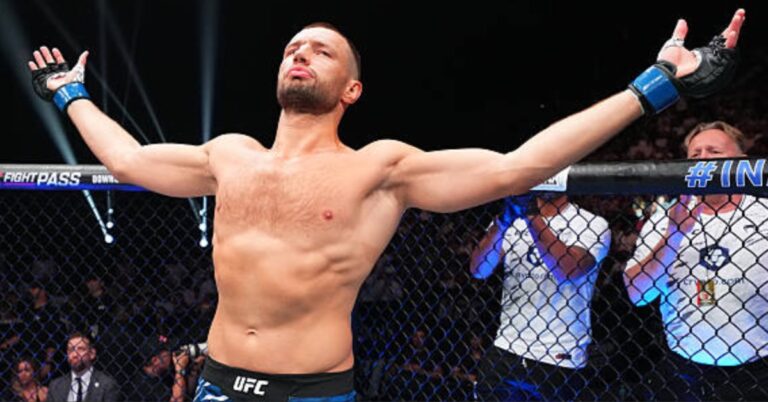 UFC Vancouver: Reinier de Ridder Says Brendan Allen is a "Bit sloppy" in Grappling