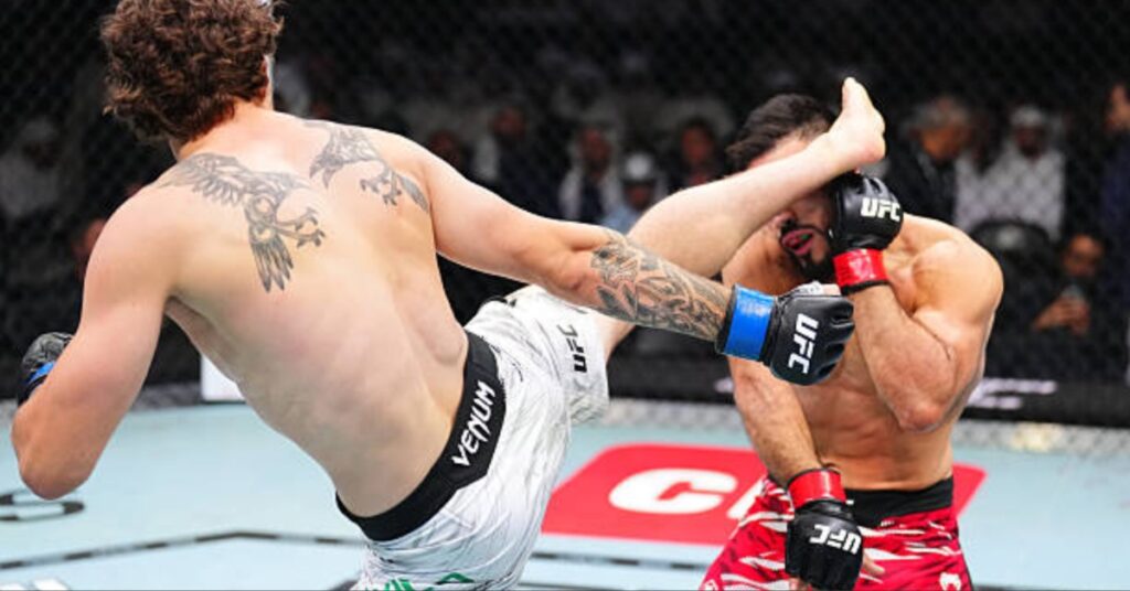 Quillan Salkilld Scores Vicious Head-Kick KO Against Nasrat Haqparast - UFC 321 Highlights