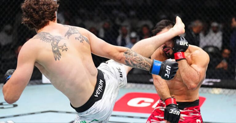 Quillan Salkilld Scores Vicious Head-Kick KO Against Nasrat Haqparast - UFC 321 Highlights