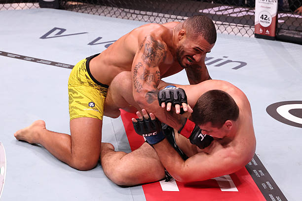 Vitor Petrino vs Thomas Petersen