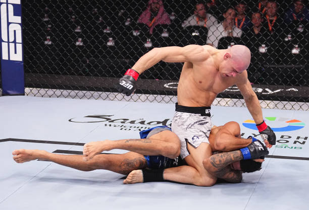 Bogdan Grad defeats Lucas Alexander