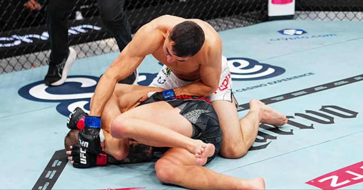 Manuel Torres Stuns Grant Dawson with Jaw-Dropping Knockout – UFC 323 Highlights