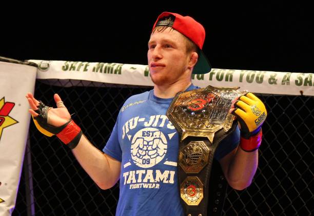 Brett Johns Wins Cage Warriors Belt