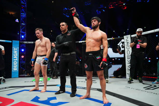 Brett Johns vs Timur Khizriev