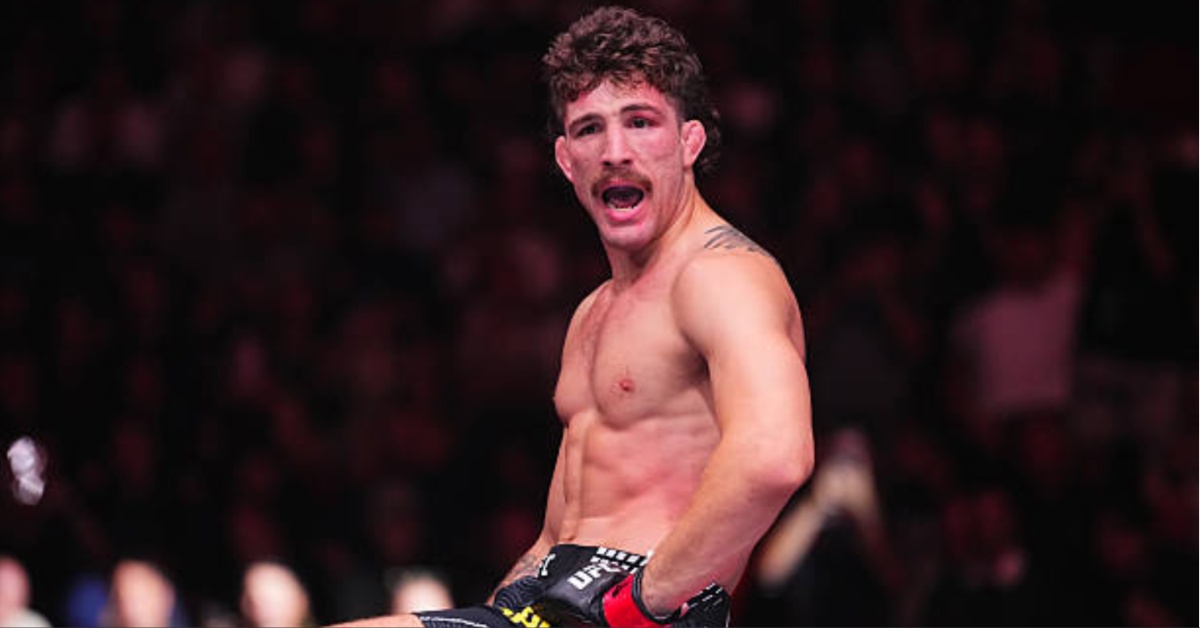 Quillan Salkilld Locks Up Rapid Submission Victory Over Jamie Mullarkey – UFC 325 Highlights