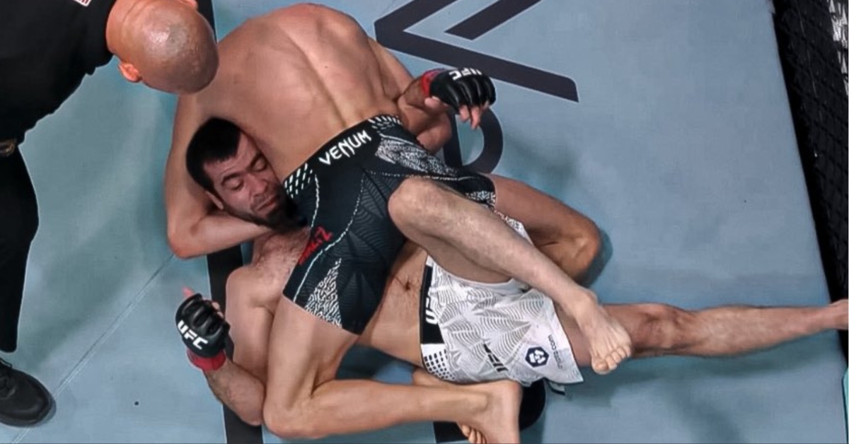 Jakub Wikłacz Scores Insane Buzzer-Beating Submission Over Muin Gafurov – UFC Vegas 113 Highlights