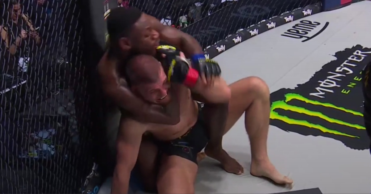 Slick Submission! Hafeni Nafuka Locks Up a Rear-Naked Choke on Matěj Kuzník – Oktagon 84 Highlights
