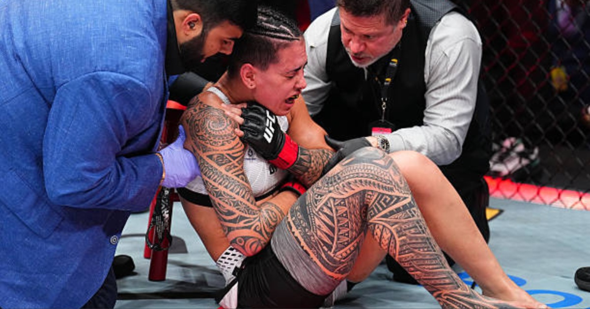 Nora Cornolle Suffers Horrific Injury in Loss Against Joselyne Edwards – UFC Houston Highlights