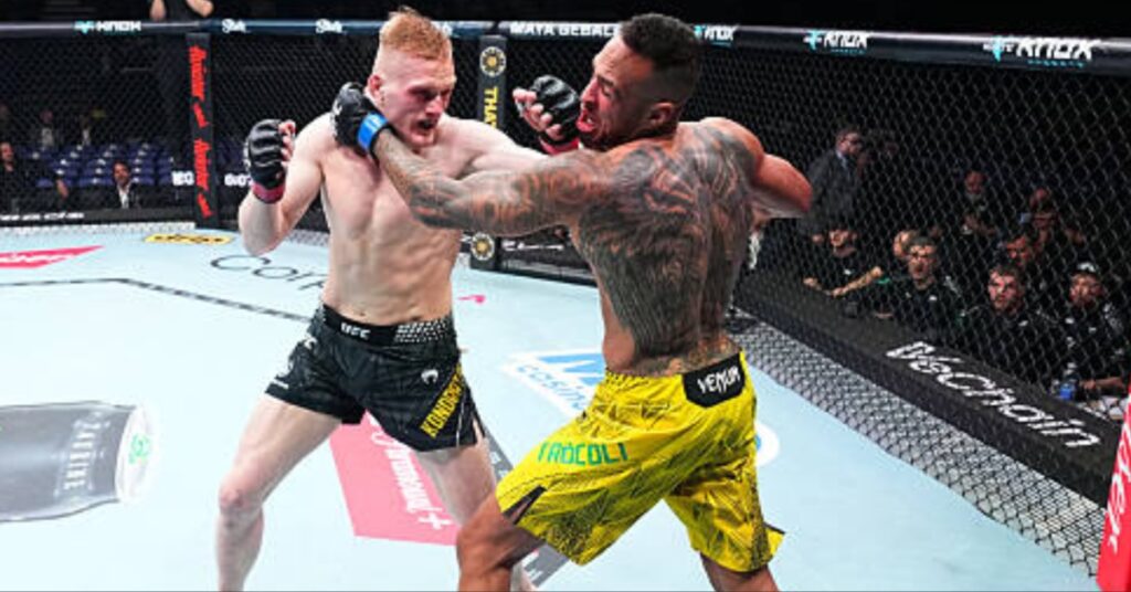 Antonio Trócoli vs. Mantas Kondratavičius - UFC London Highlights