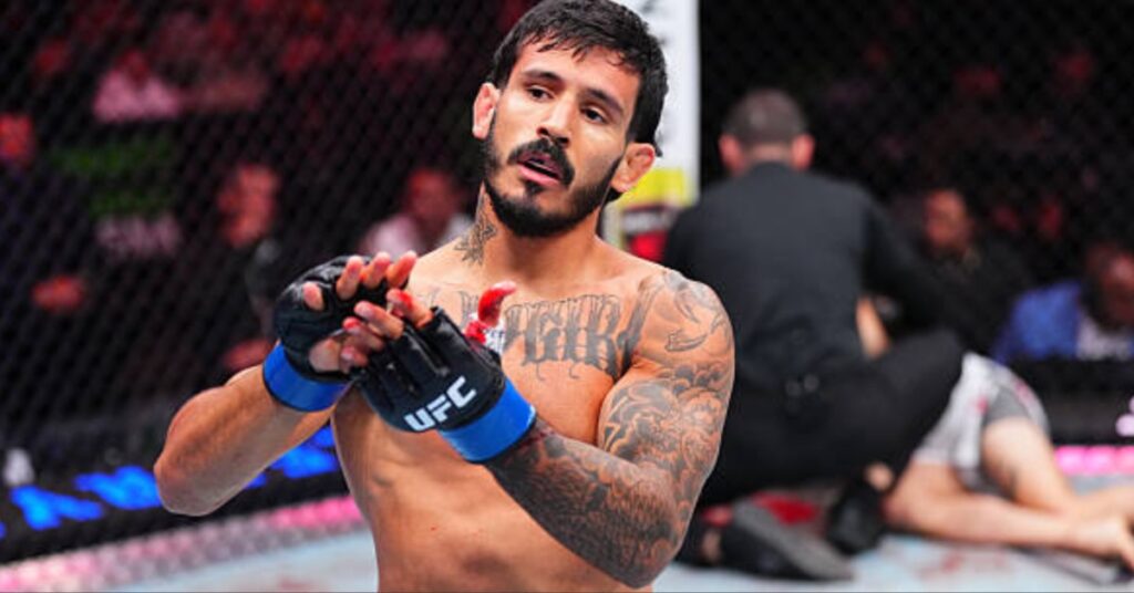 Julian Erosa vs. Lerryan Douglas - UFC Seattle Highlights