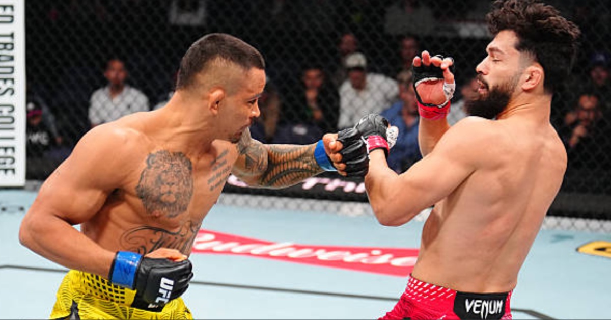 Márcio Barbosa Flatlines Dennis Buzukja in Epic Octagon Debut- UFC Winnipeg Highlights