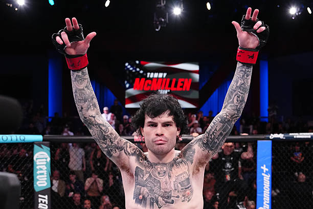 Manolo Zecchini with an injury after the fight