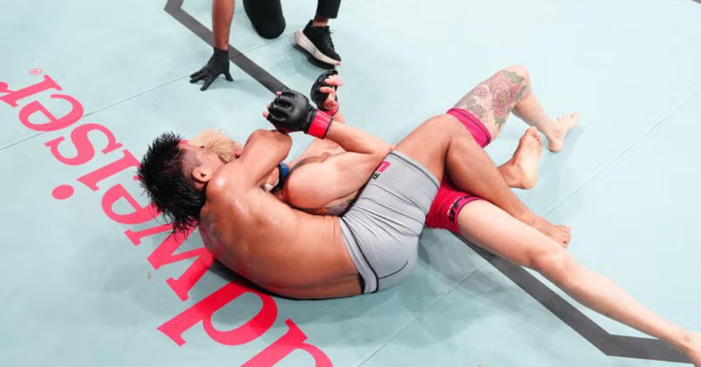 Chungreng Koren Delivers Violent Comeback Finish at Road To UFC Season 5