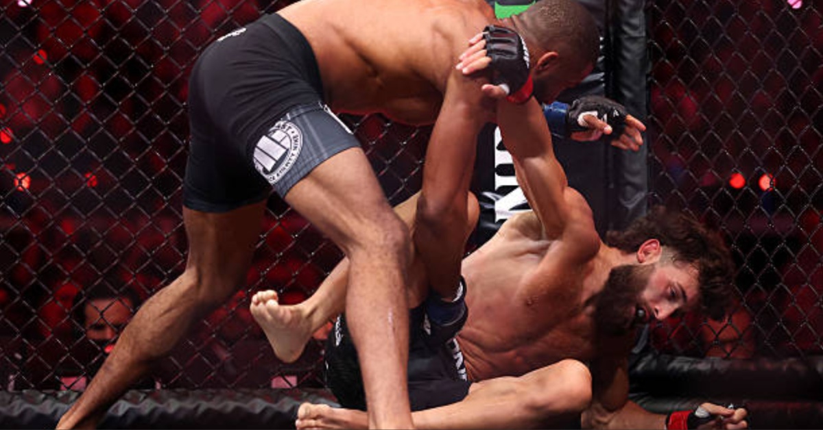 Salahdine Parnasse Blasts Through Kenneth Cross with Brutal Body Shot Knockout - Rousey vs. Carano Highlights