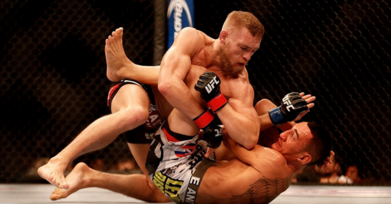 Conor McGregor, Max Holloway